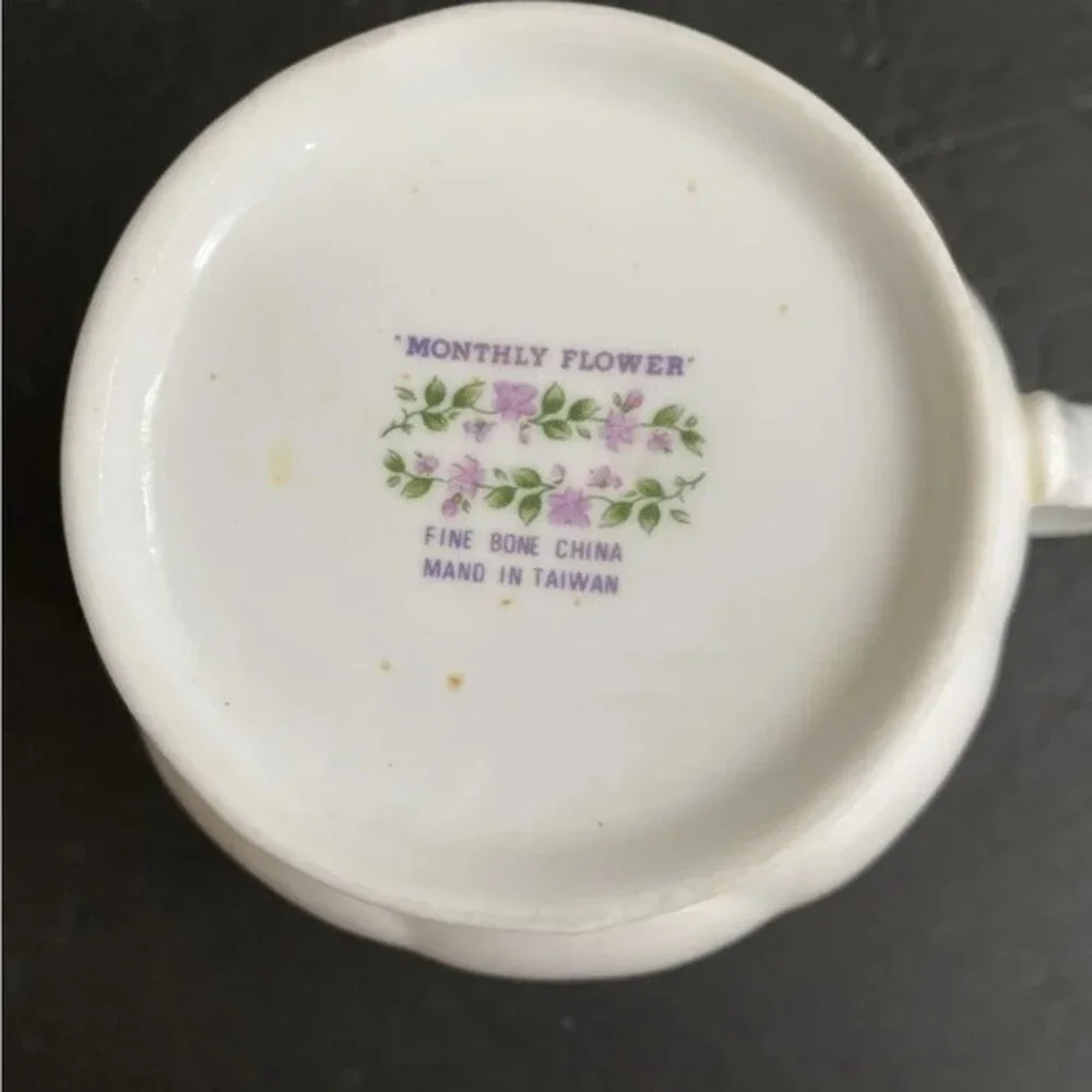 Vintage Fine Bone China Monthly Flower Mug September Purple Daisies Gold trim